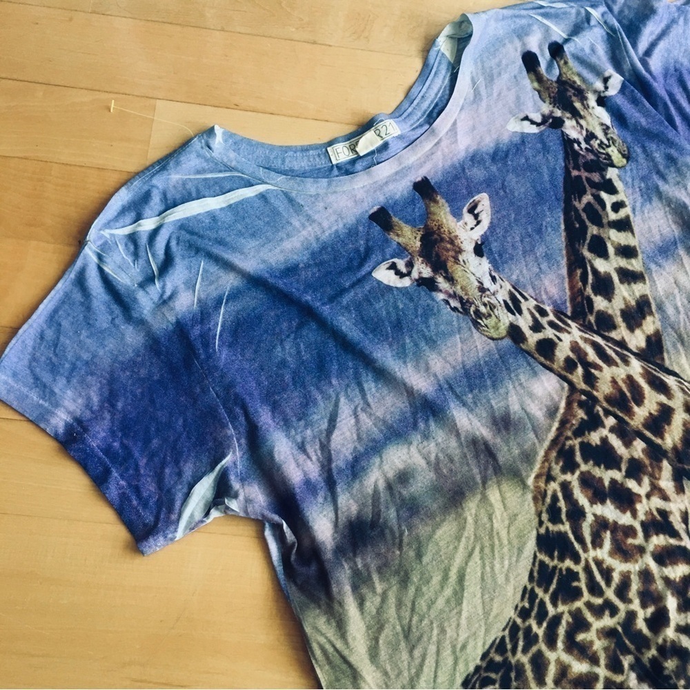 Forever 21 Giraffe Short Sleeve Tee, Blue, Green, Brown, Tan, Size M